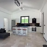 Villa Guemuesluek Uemit